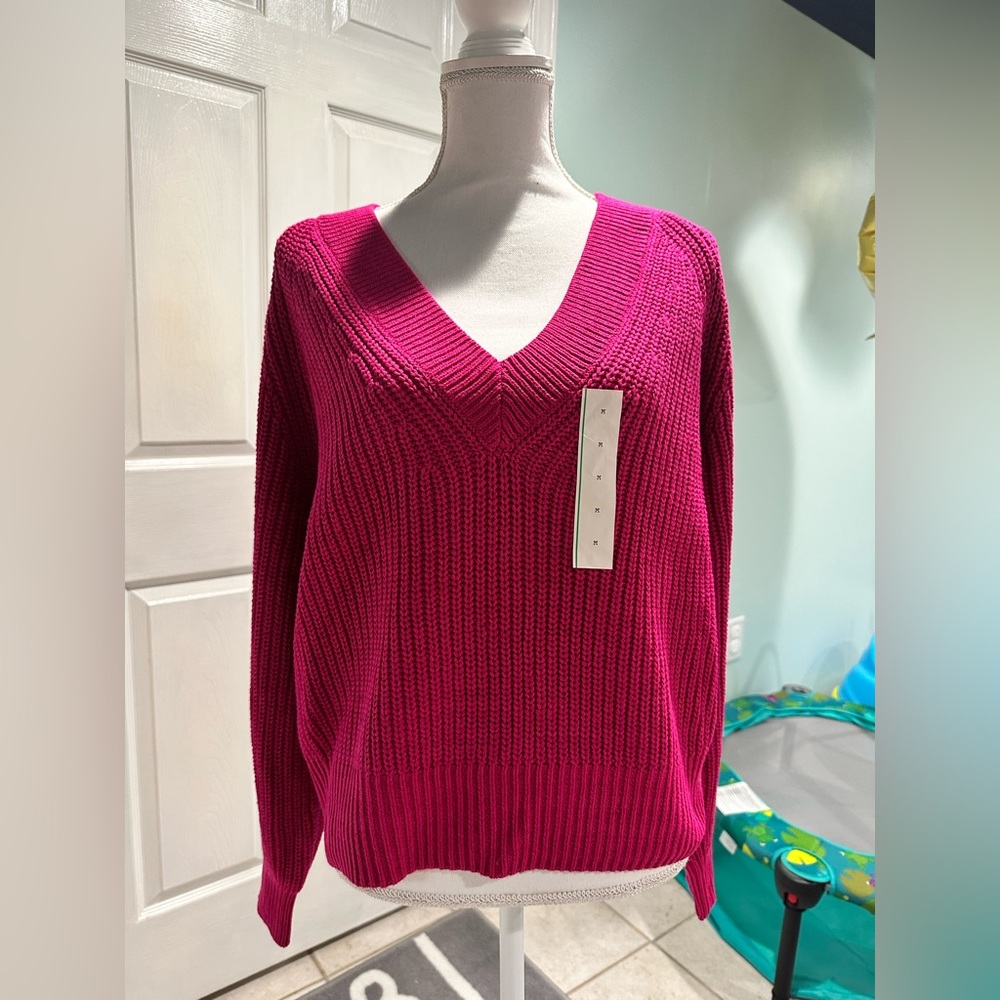 Fuchsia knitted sweater size Medium by a new day BNWT